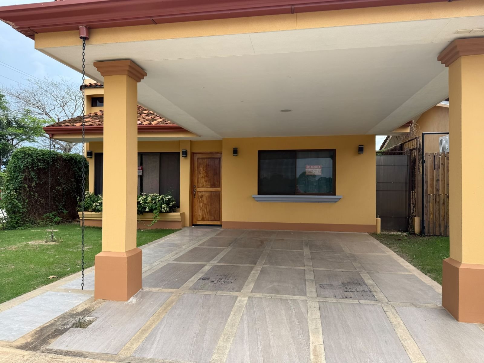 Furnished 3-Bedroom House in Condominium in Comunidad, Liberia