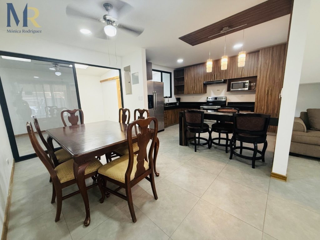 Casa amueblada en alquiler en condominio - Liberia