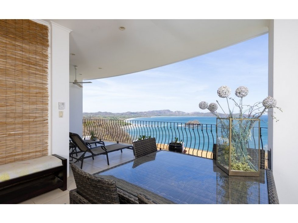 Flamingo Towers – Condominio de 3 Habitaciones con Vista al Mar en Playa Flamingo