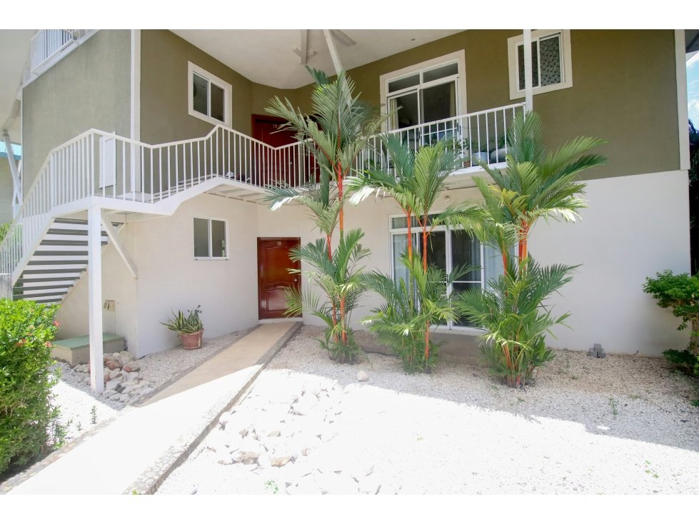 Espacioso Condominio de 3 Habitaciones en Alquiler de Largo Plazo