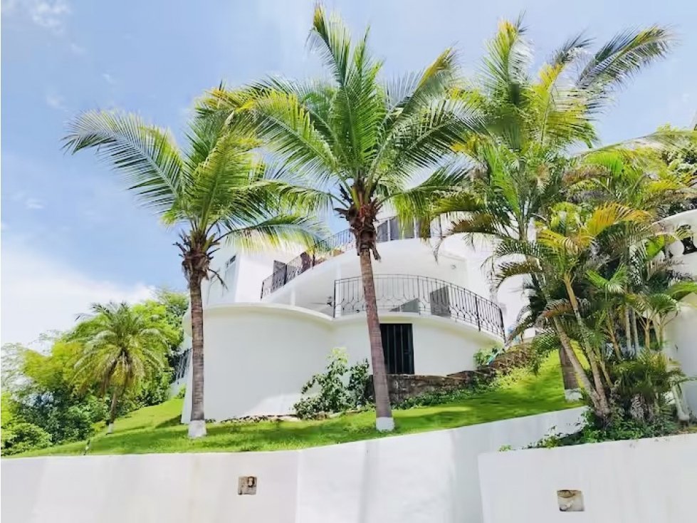Casa de 2 Habitaciones con Piscina Privada y Vista al Mar en Okeanos, Playas del Coco